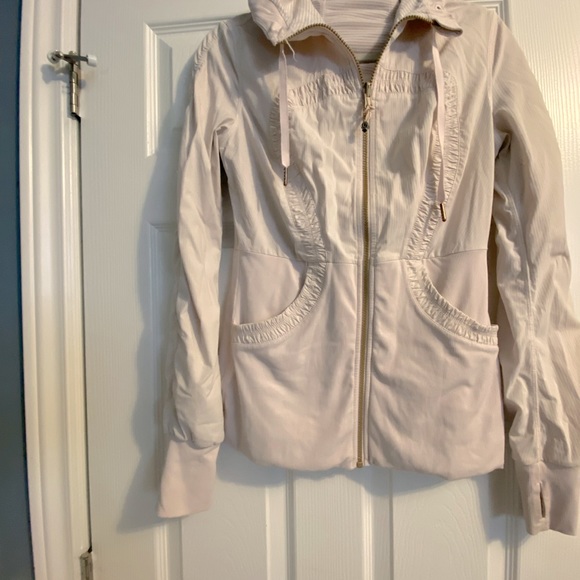 Lululemon Dance Studio Jacket
Dune - Picture 3 of 4